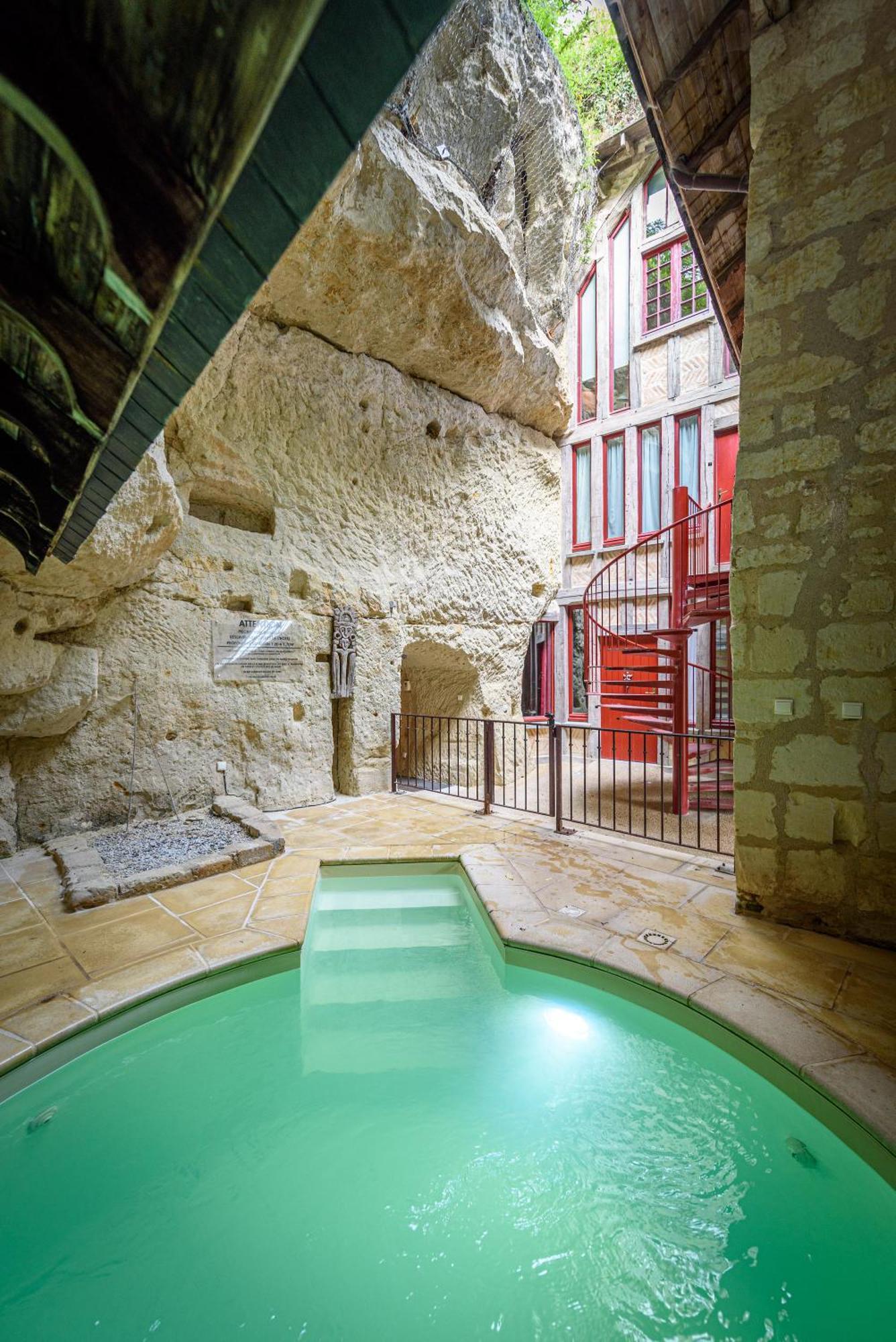 Logis Demeure De La Vignole Hotel 3*