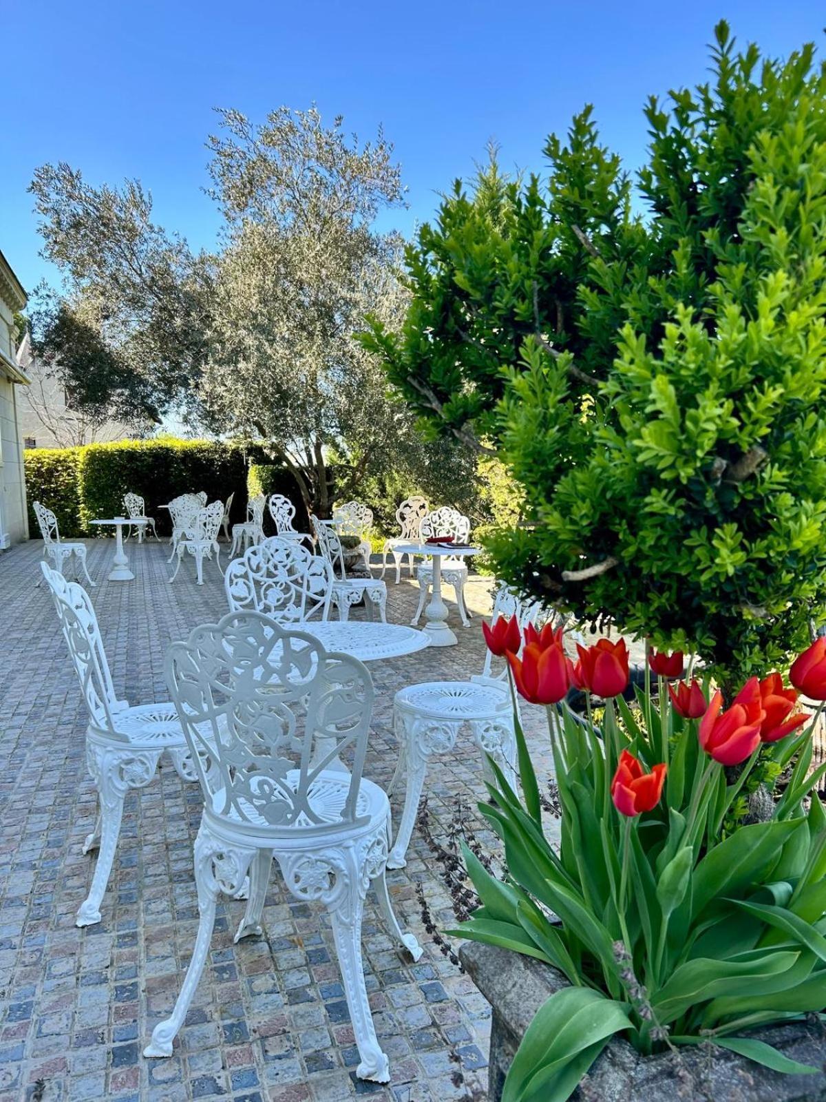 Logis Demeure De La Vignole Hotel